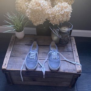 Woman’s Vans size 7